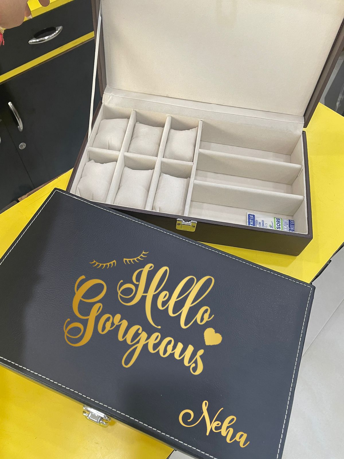 Watch m sunglasses organiser