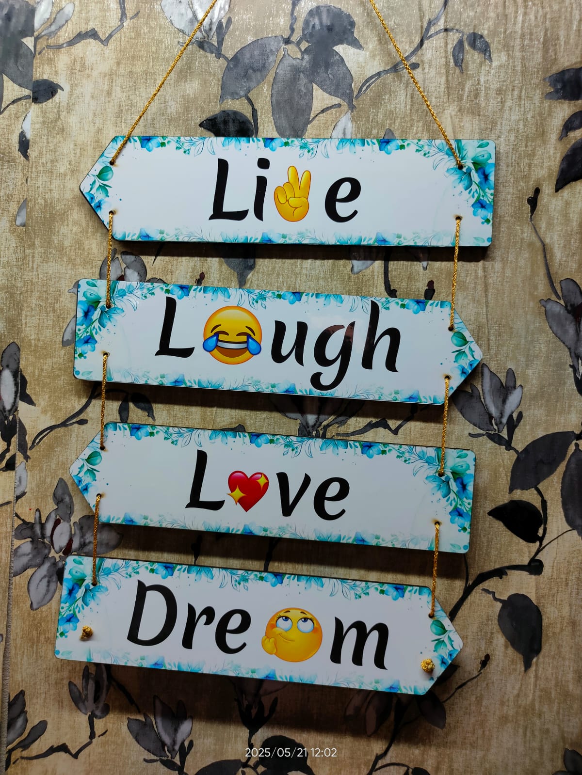 Wooden Wall Hanger 🎁