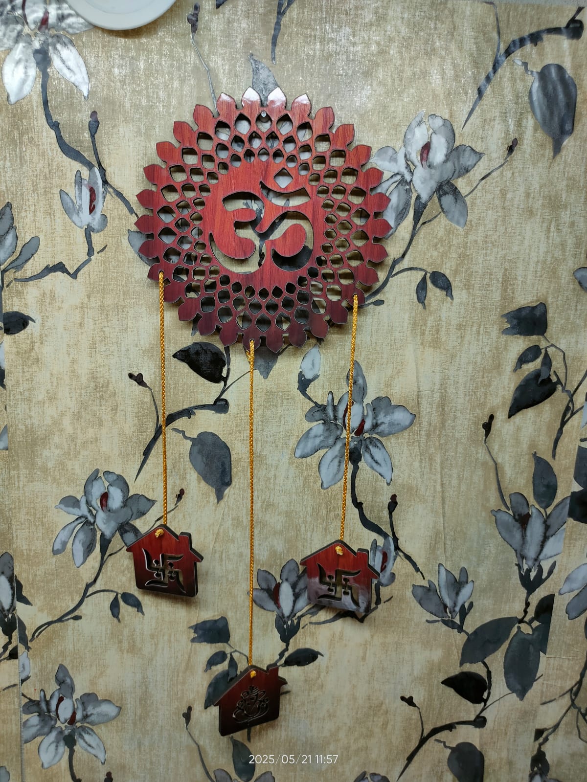 Wooden Wall Hanger 🎁