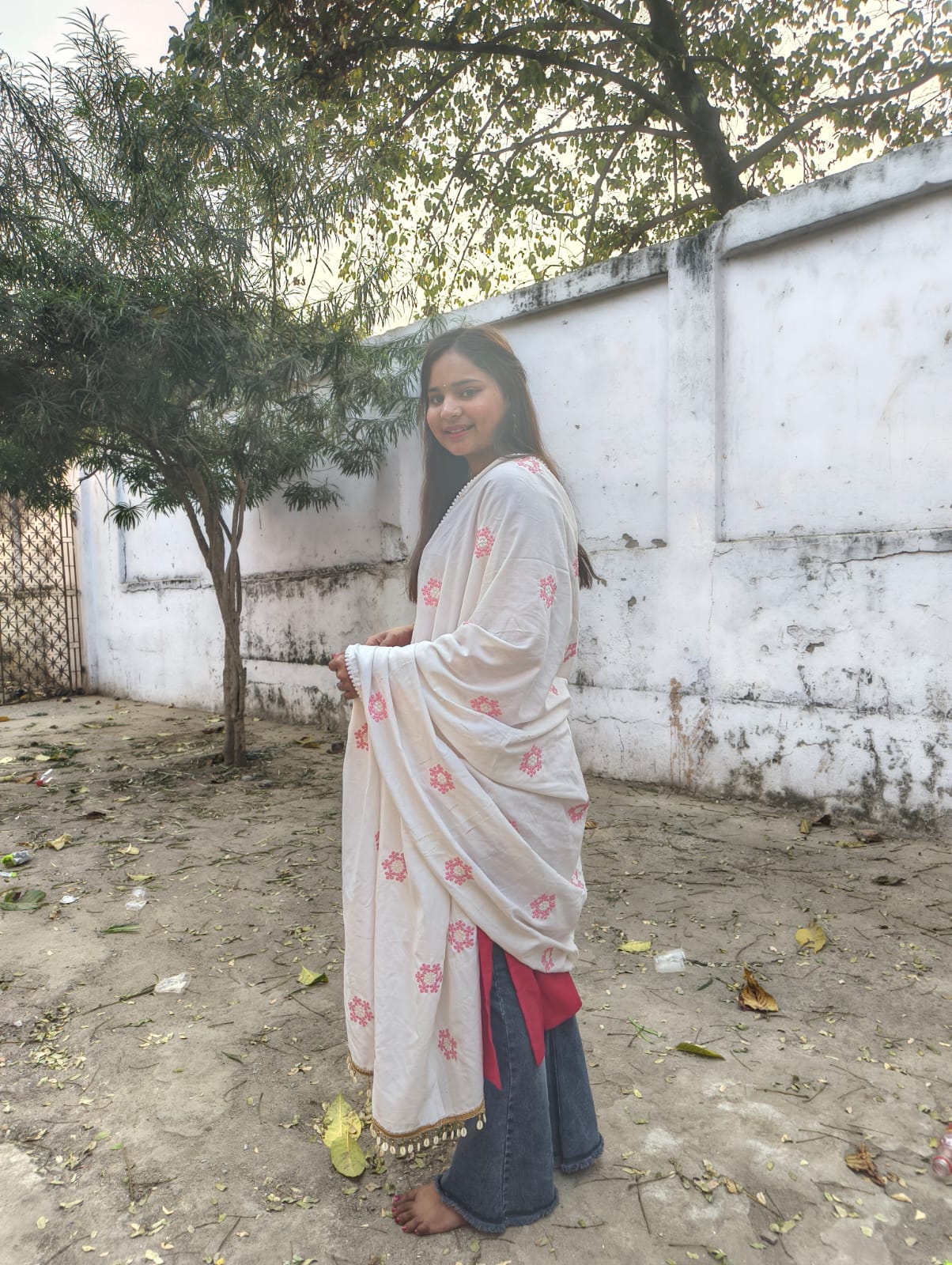 Premium Dull Fabric Shawl with Pink & White Floral Embroidery 🪡 | Elegant Winter Collection