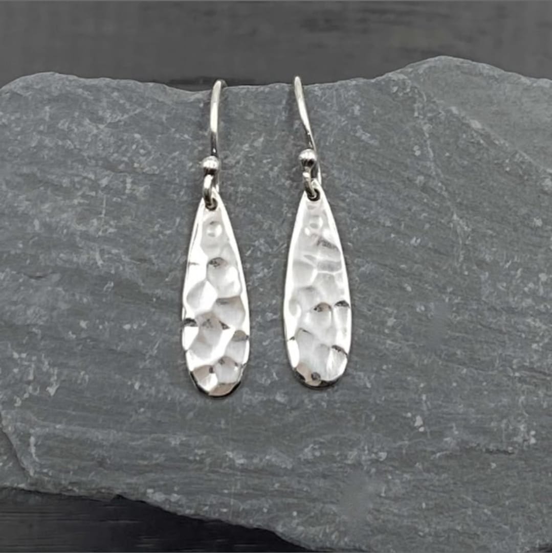 Earrings hammered teardrop
