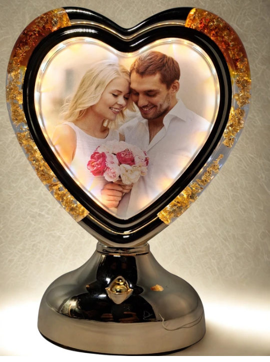 Heart lamp with chargeable touch resin