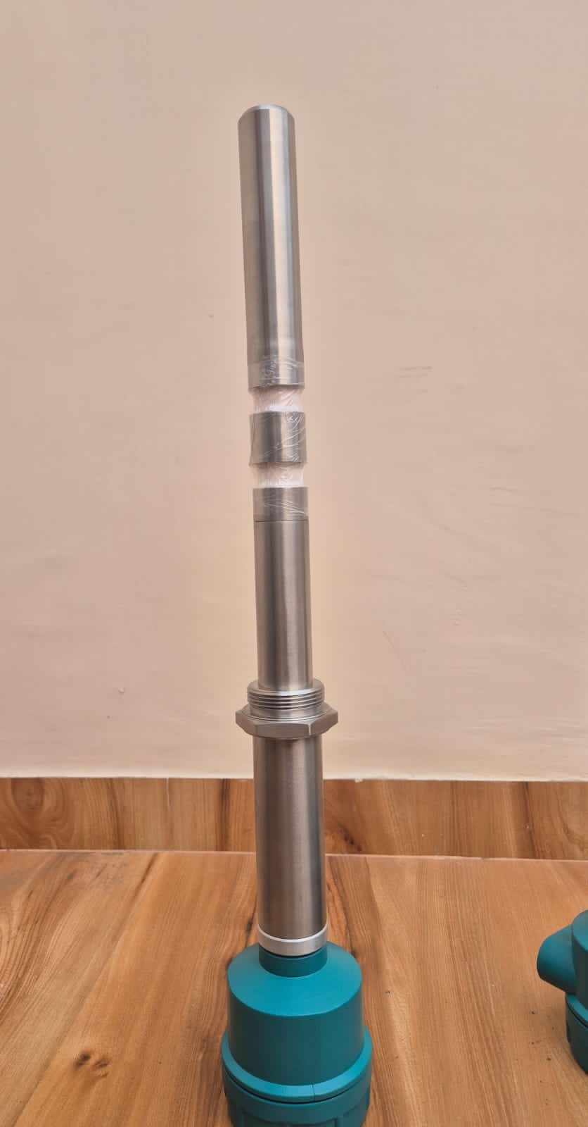 Ceramic insulation admitance level sensor