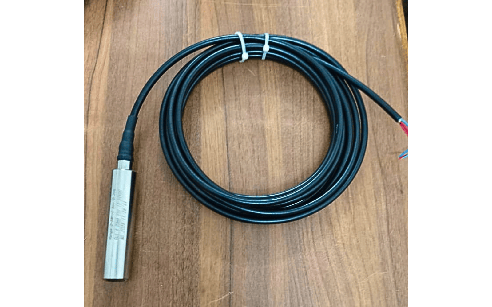 Hydrostatic Level Transmitter (Submersible Type Level Sensor)
