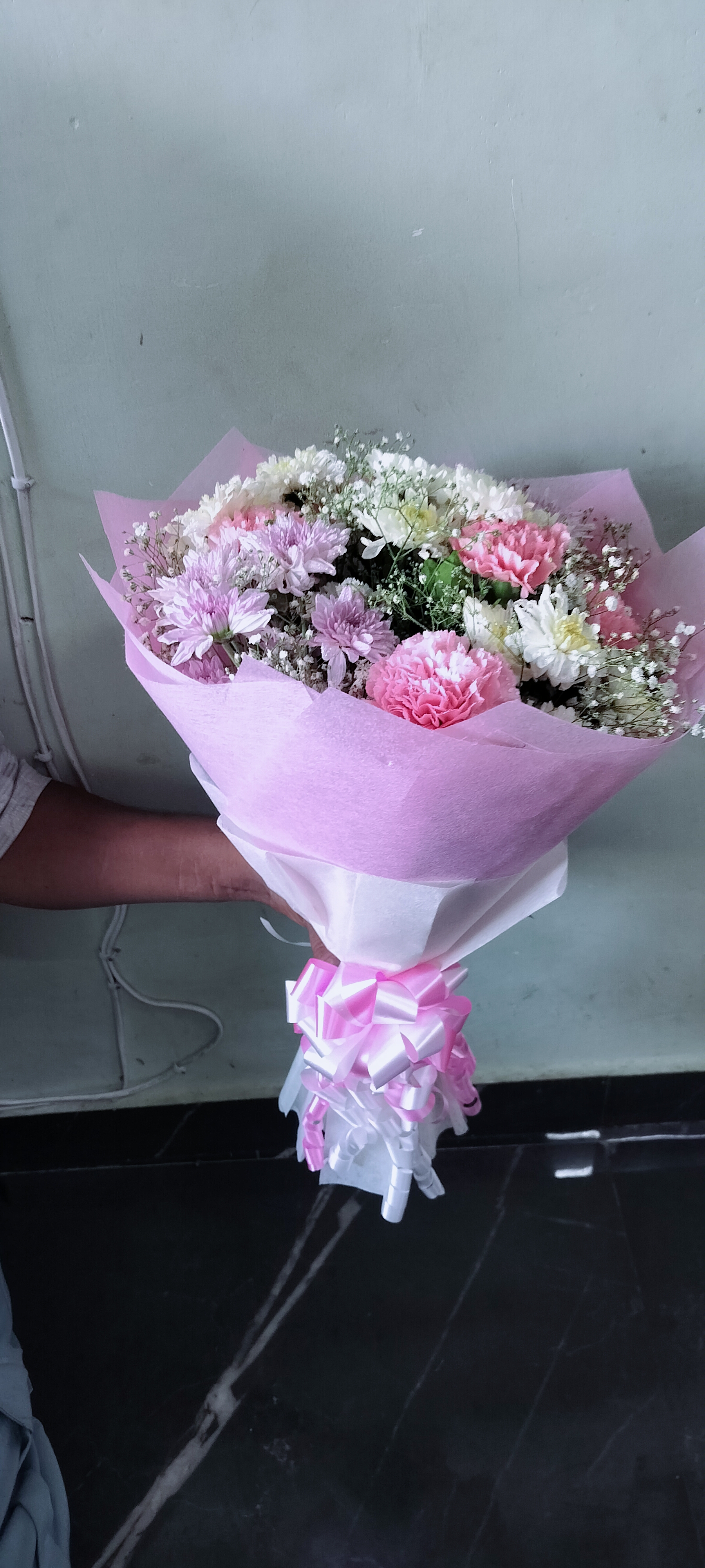 Premium mixed flowers bunch
